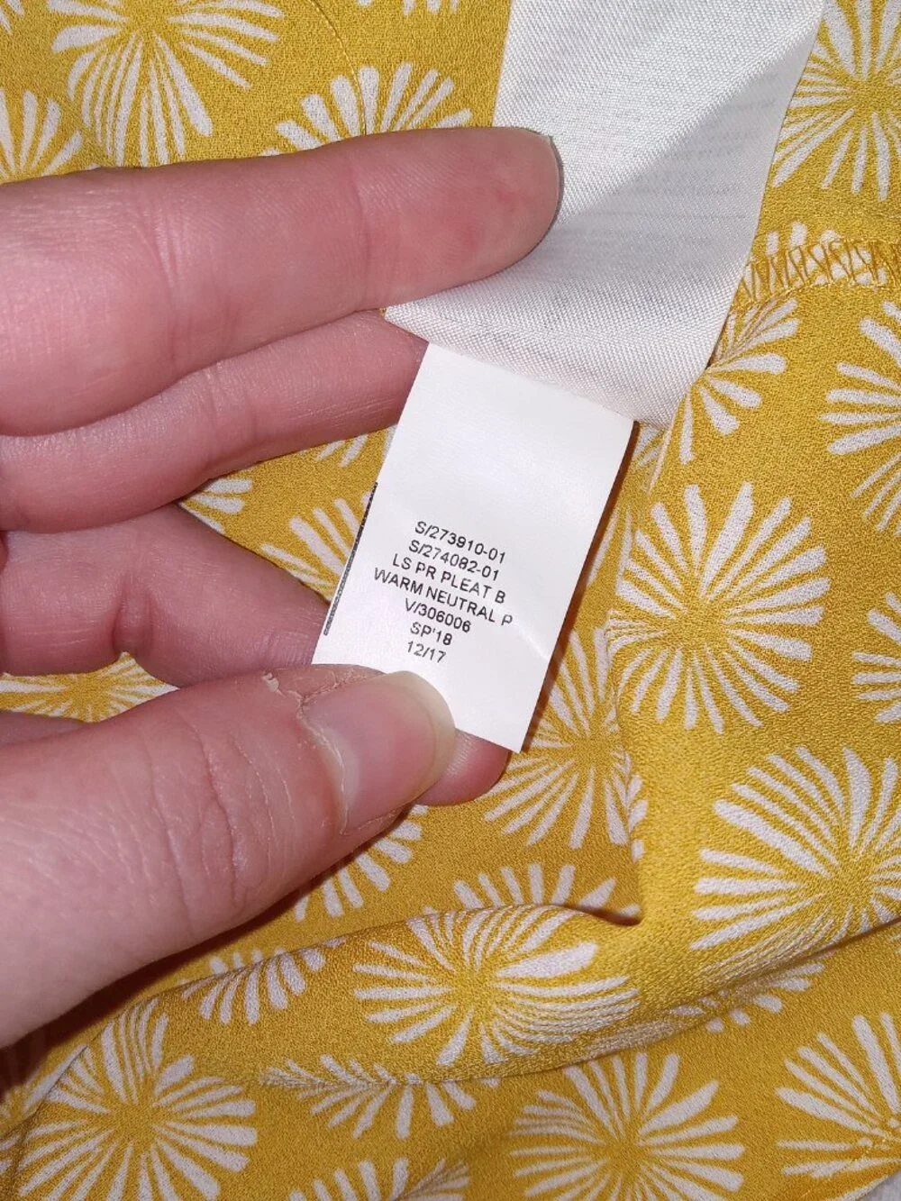 Banana Republic Yellow Floral Blouse NWT Size S Lightweight Preppy Cottagecore
